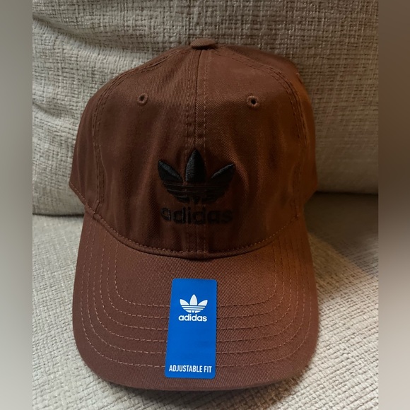 NWT ADIDAS MEN'S BASEBALL HAT- BROWN- ADJUSTABLE - Picture 1 of 3